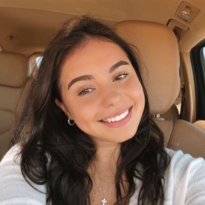 Meet your Posher, Isabella